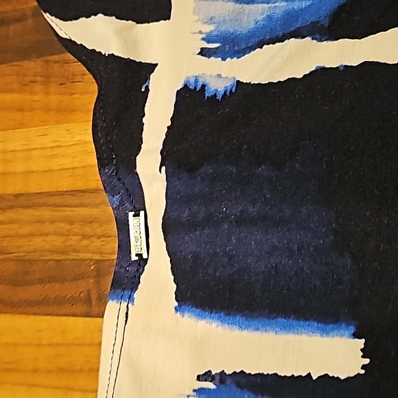 Super soft St. John tank shirt twist and gather details P - Picture 7 of 10